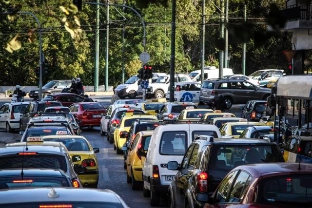 Τροχαίο στην Ποσειδώνος – Ουρές χιλιομέτρων στους δρόμους